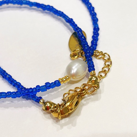 Natural fresh water Pearl & royal blue glass seed bead necklace - Picture 2 of 4